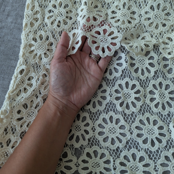 Betty Embroidered Crochet High-Low Tank Top Cream Size S - Picture 4 of 4